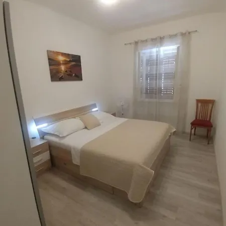 Four Bedroom With Terrace & Sea View Dom wakacyjny *