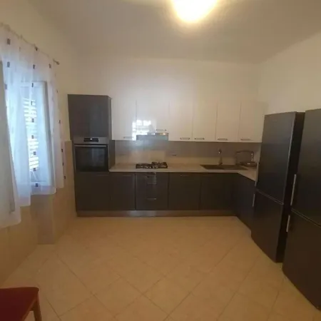 Four Bedroom With Terrace & Sea View בית נופש